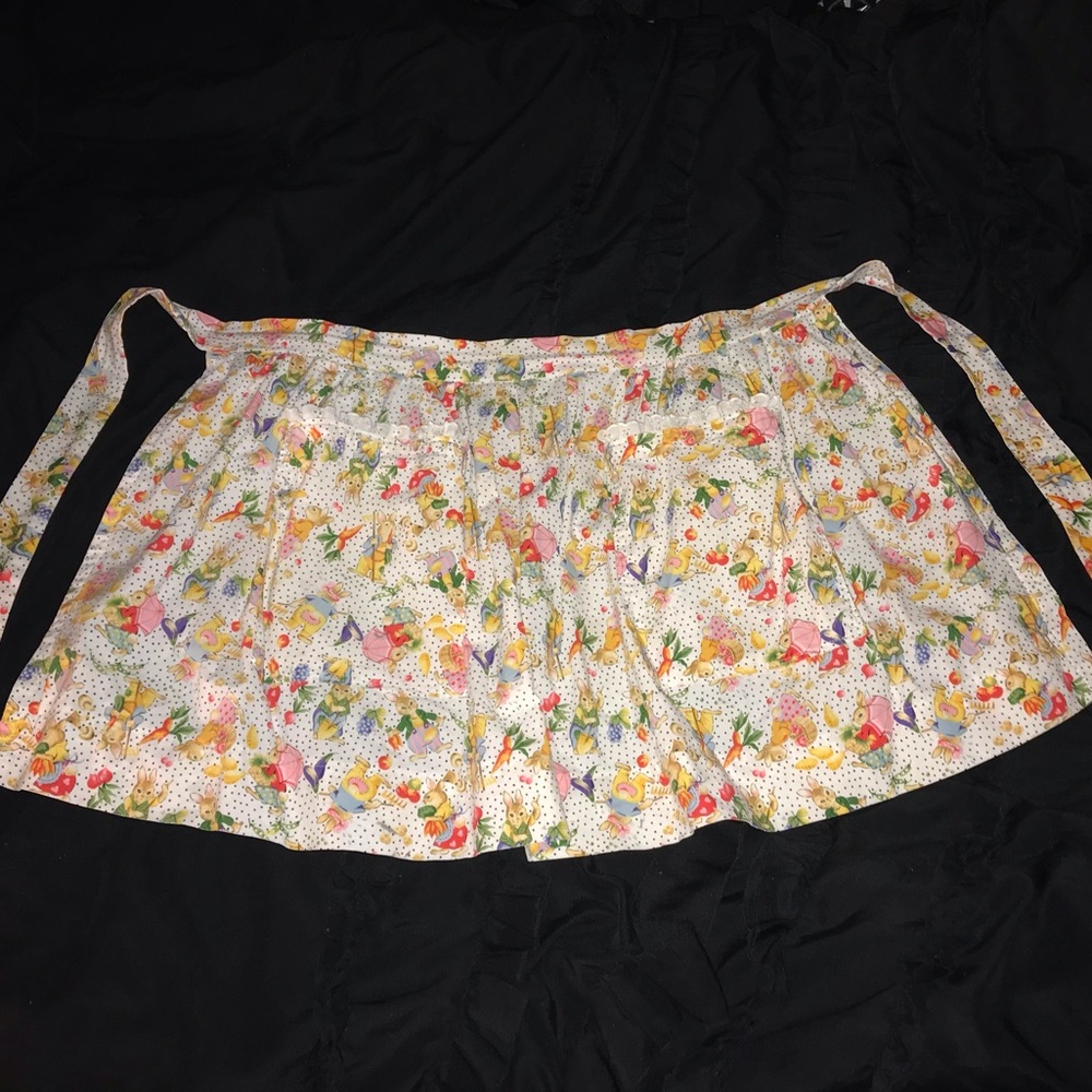 Vintage Bunny Rabbit Apron with two front pockets Cotton White Cream Polka Dots